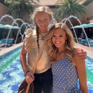 Meet your Posher, Alexis